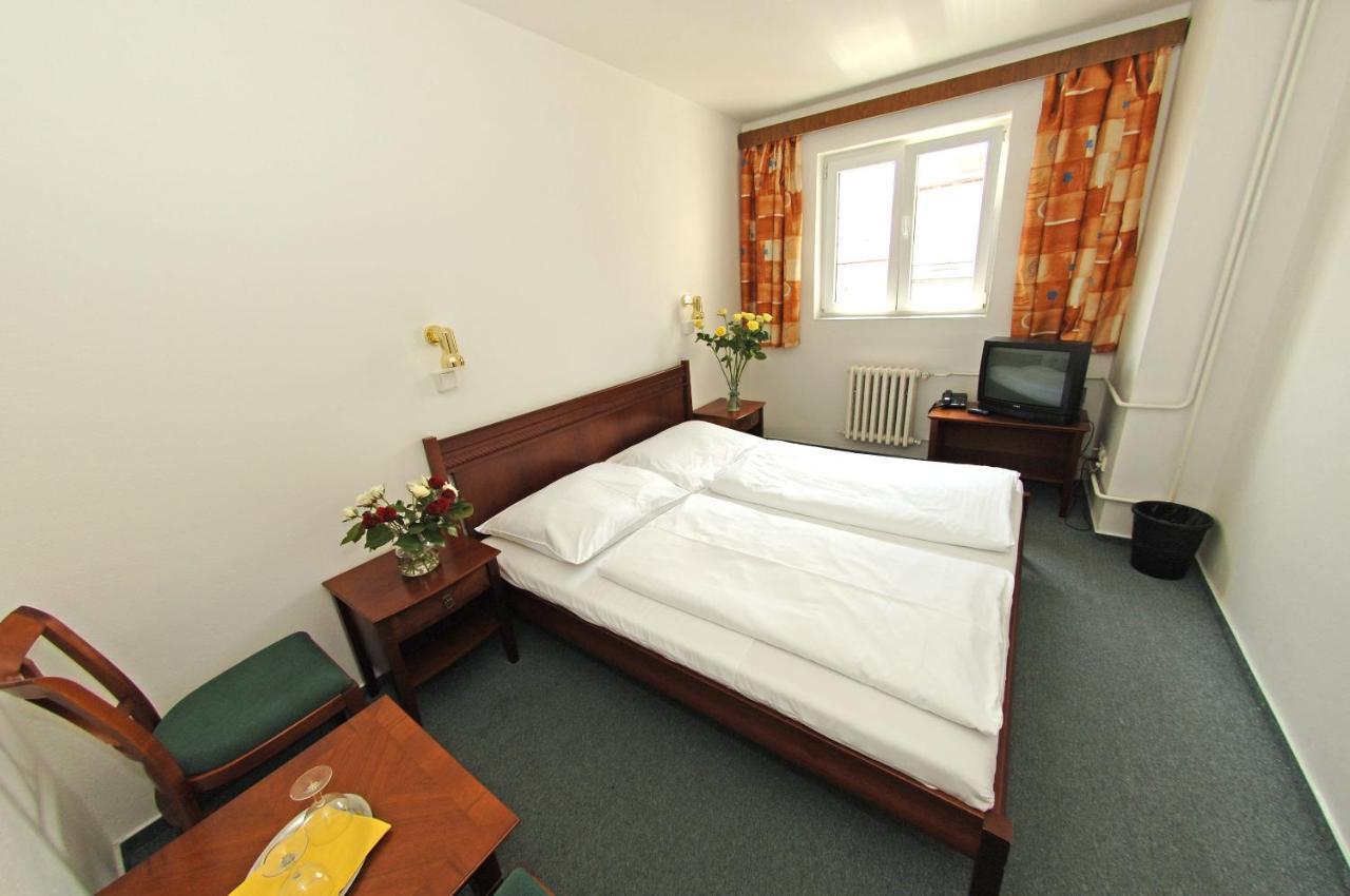 Balbin Hotel Praha Bagian luar foto